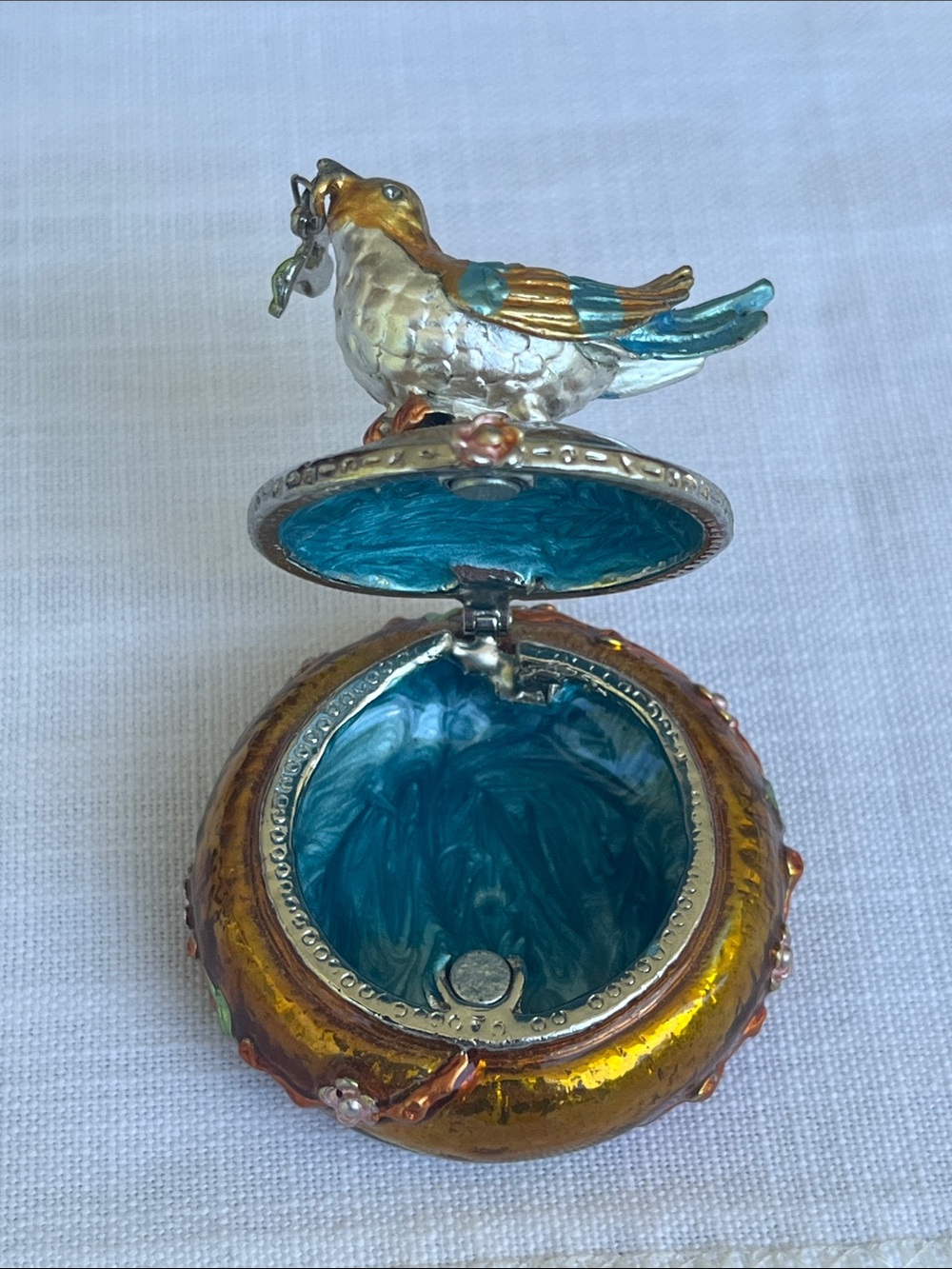 Small Bejewelled Enameled Bird Trinket Box – Heavy Metal & Dangling Cherry Charm - Picture 2 of 7